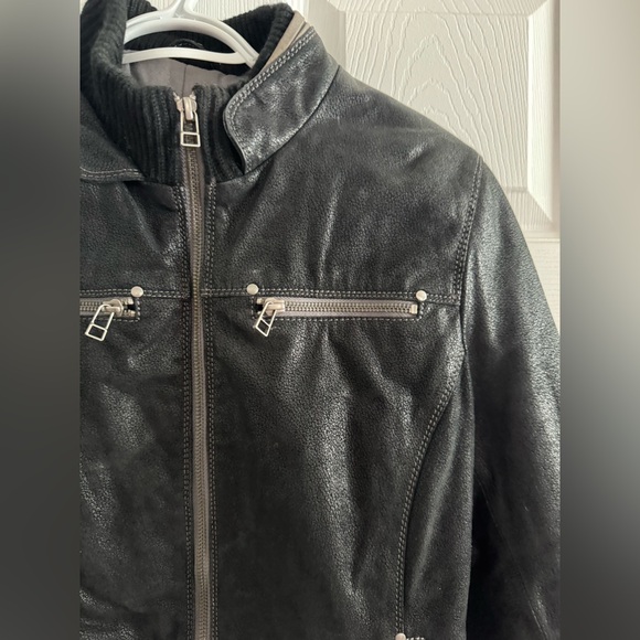 Danier Black Leather Jacket with Zipper Details - Picture 6 of 8